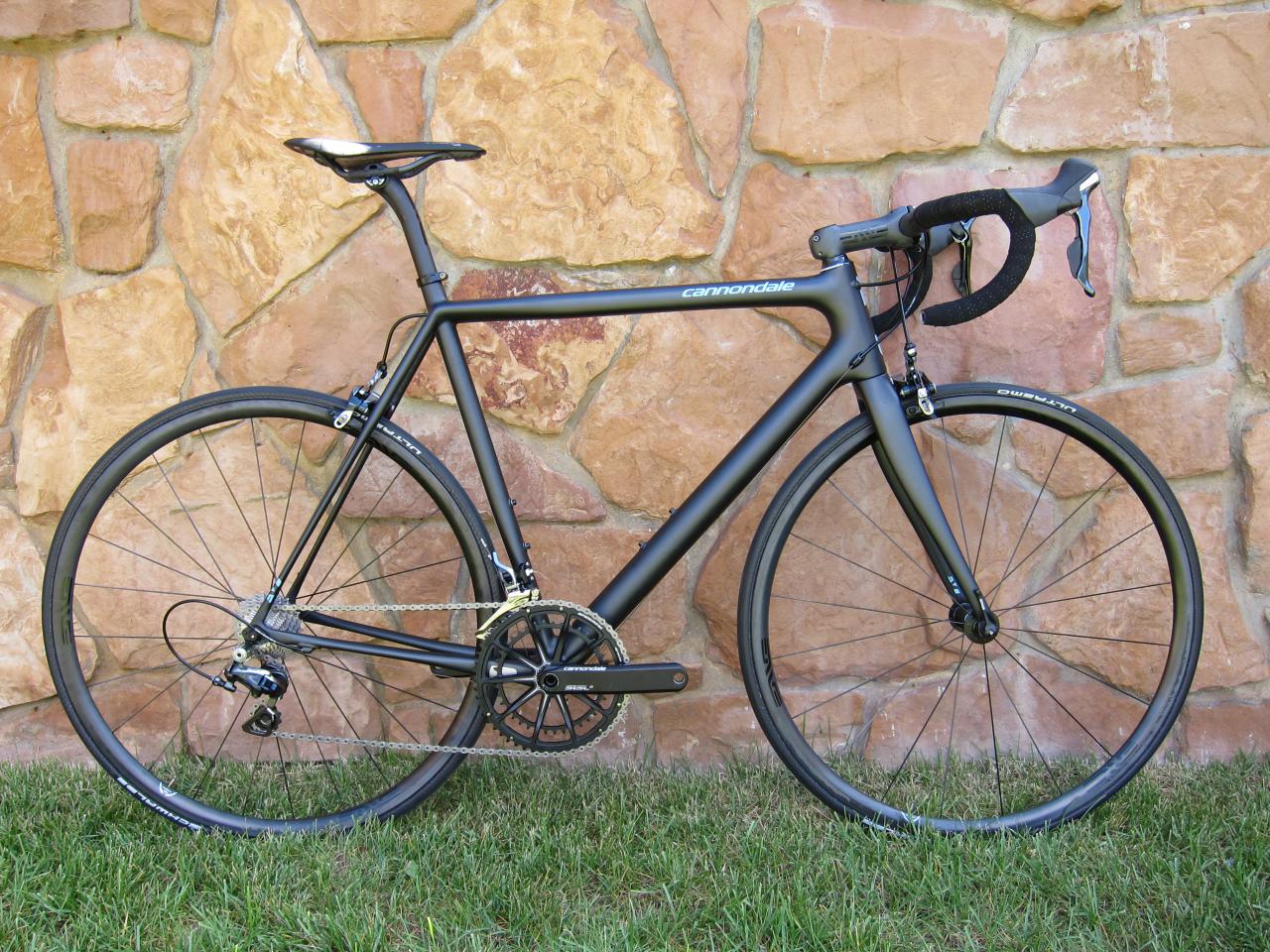 Cannondale black best sale road bike